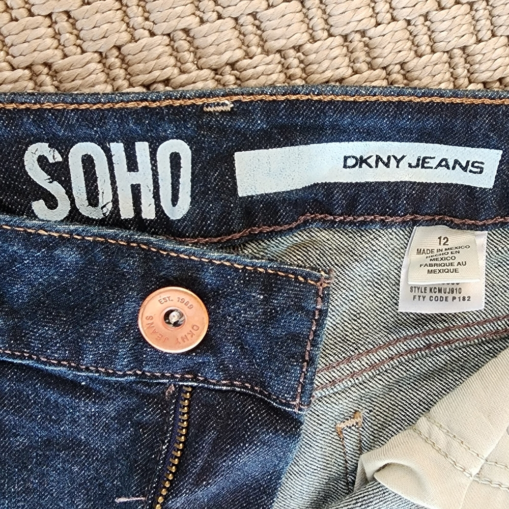 DKNY SOHO cropped Jean's Size 12